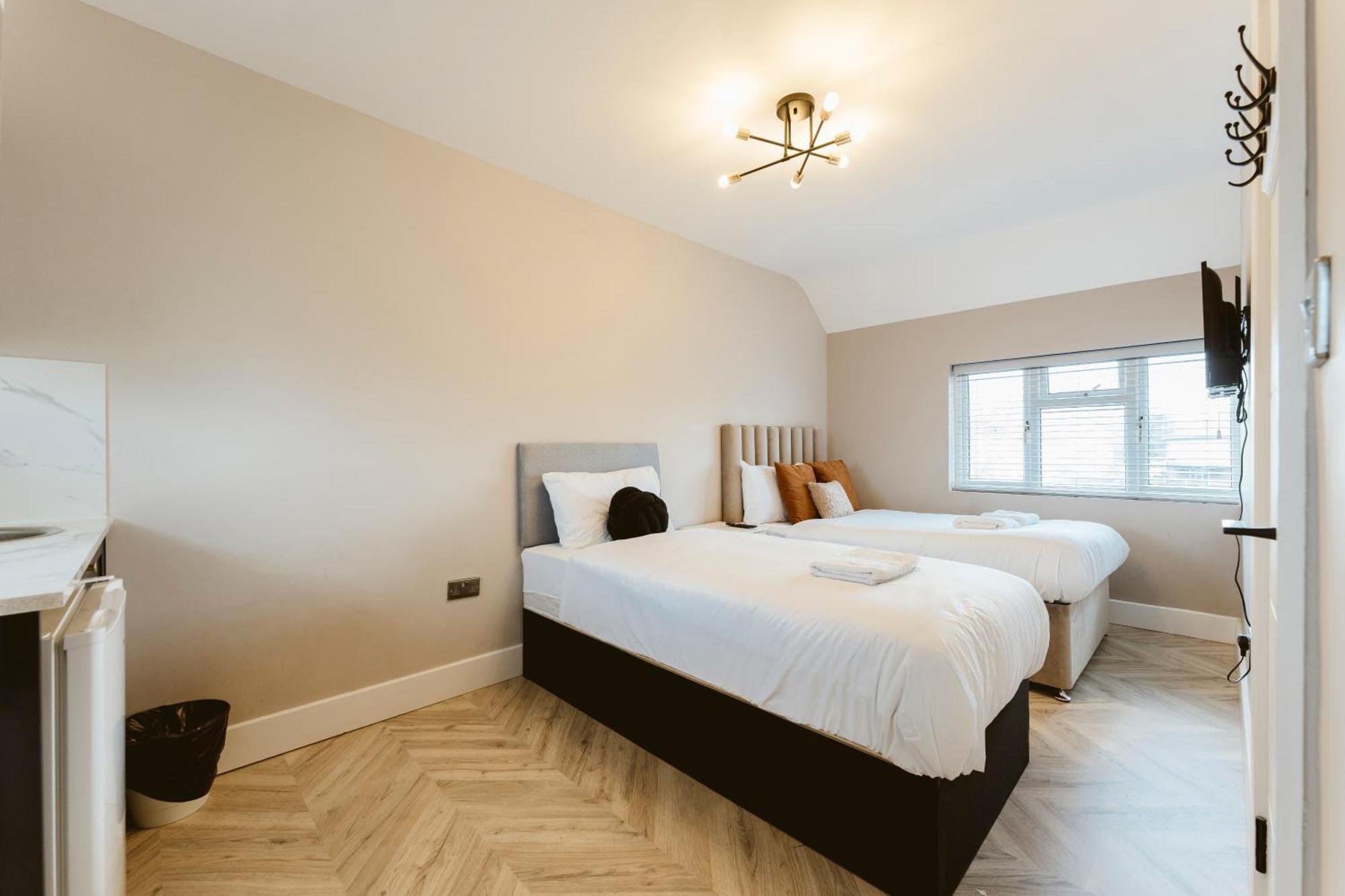 West Drayton Self Contained Studios Экстерьер фото