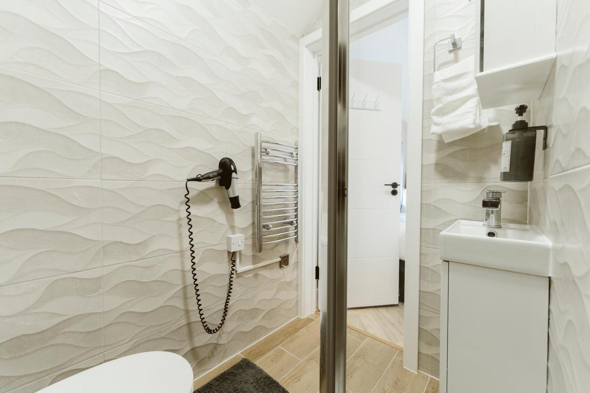 West Drayton Self Contained Studios Экстерьер фото
