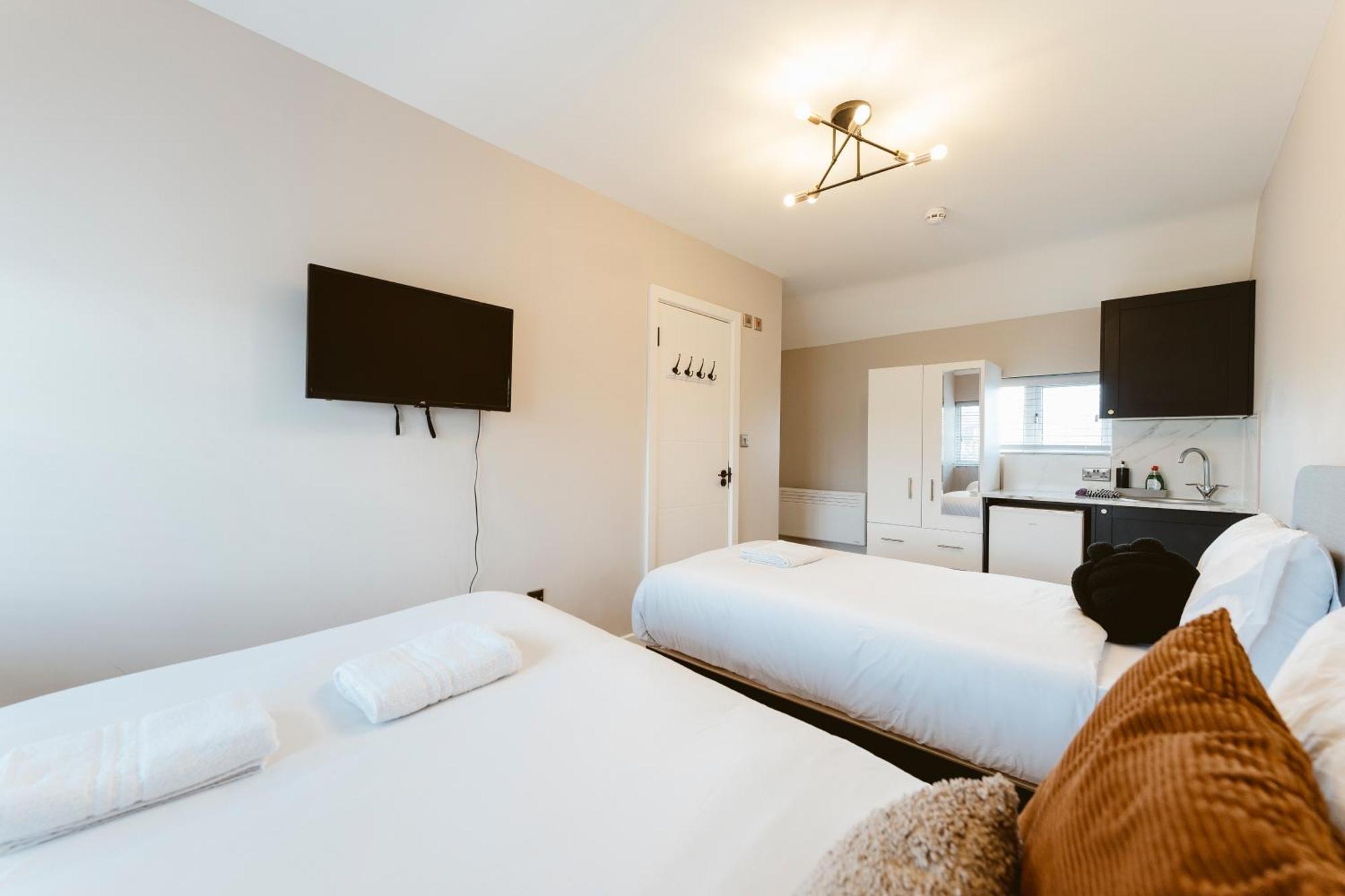 West Drayton Self Contained Studios Экстерьер фото
