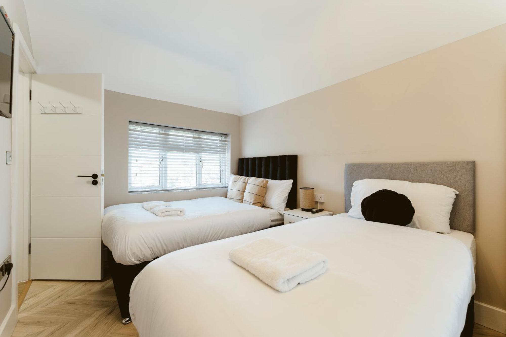 West Drayton Self Contained Studios Экстерьер фото