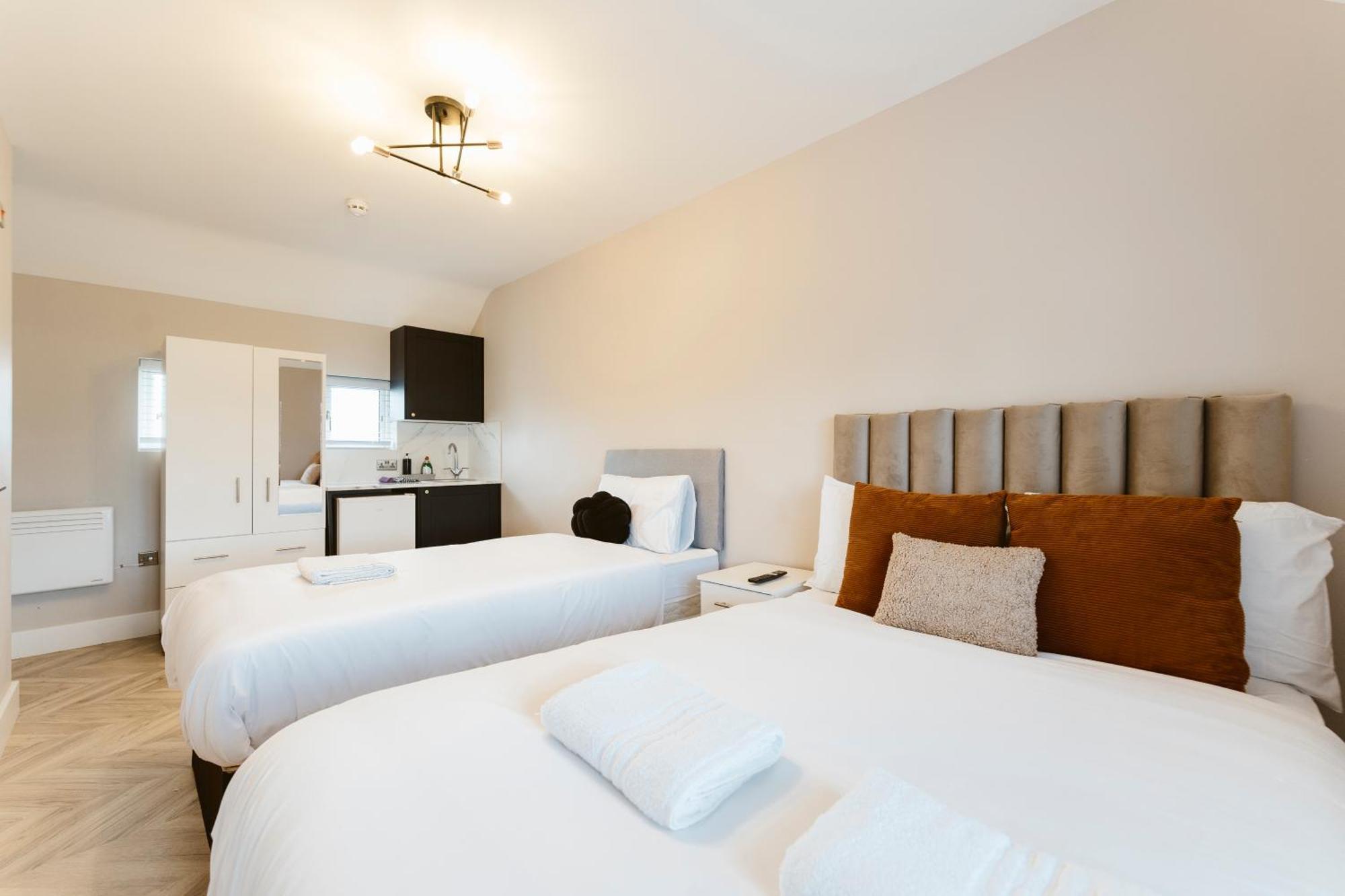 West Drayton Self Contained Studios Экстерьер фото