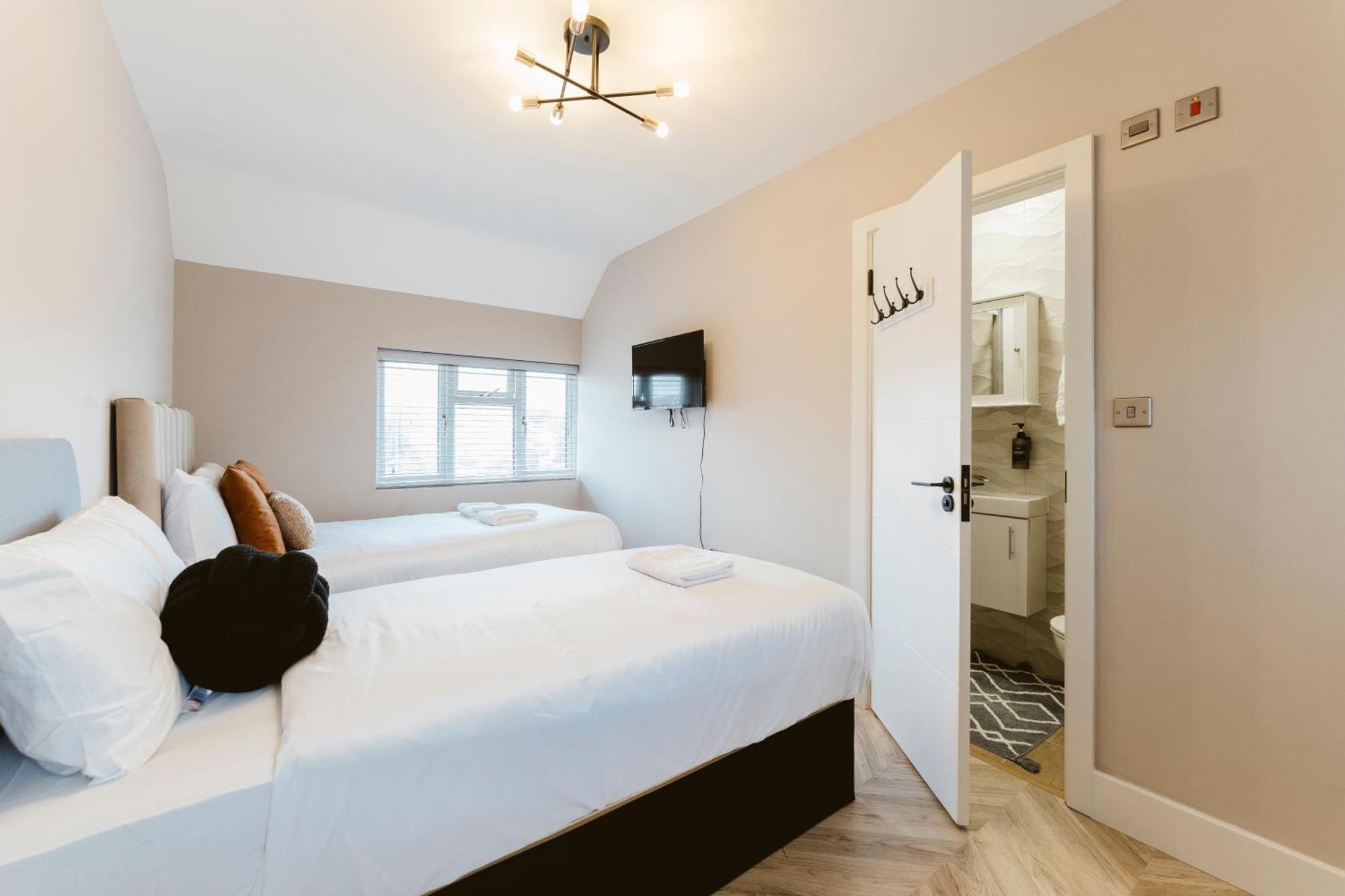 West Drayton Self Contained Studios Экстерьер фото