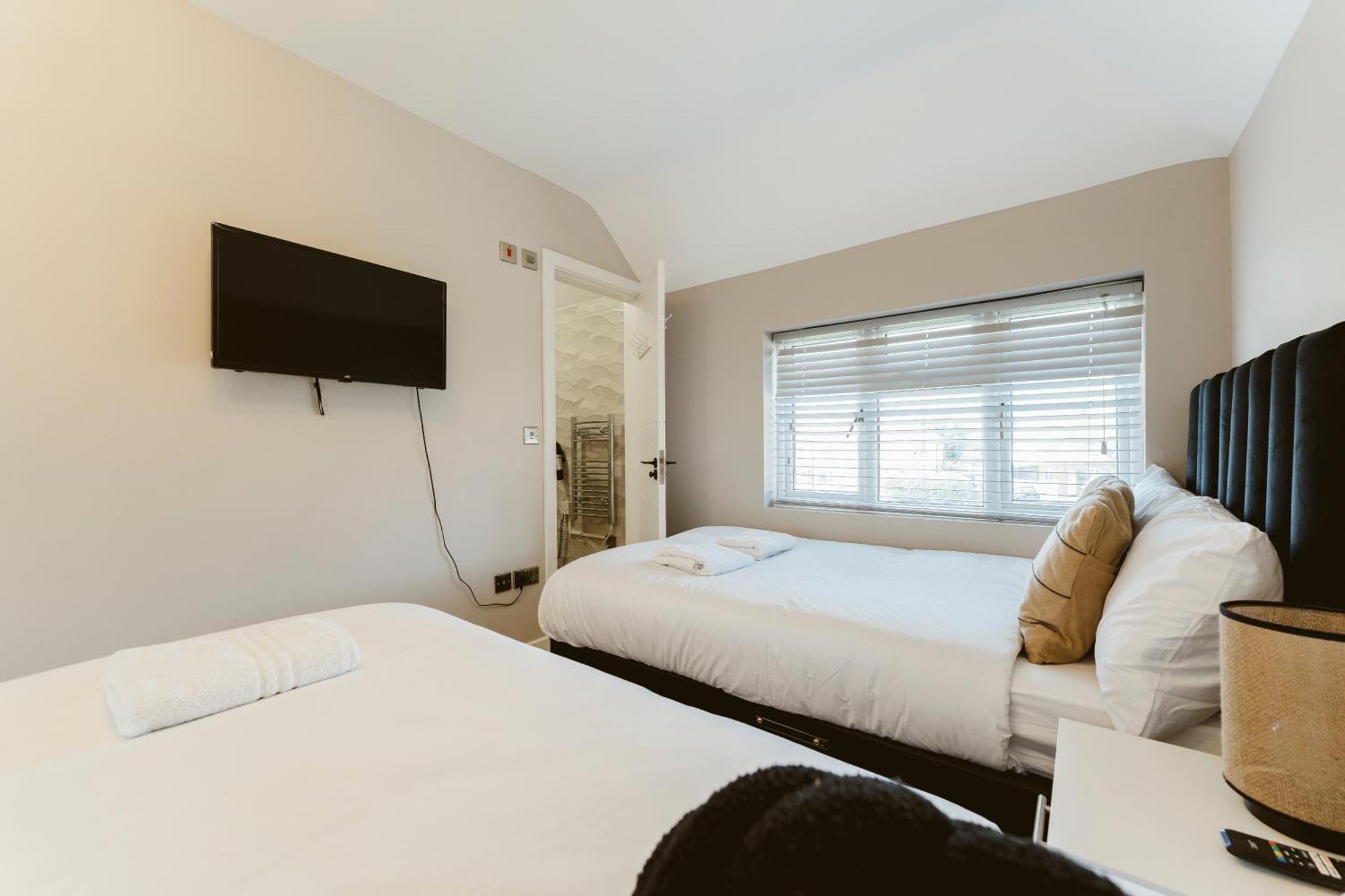 West Drayton Self Contained Studios Экстерьер фото
