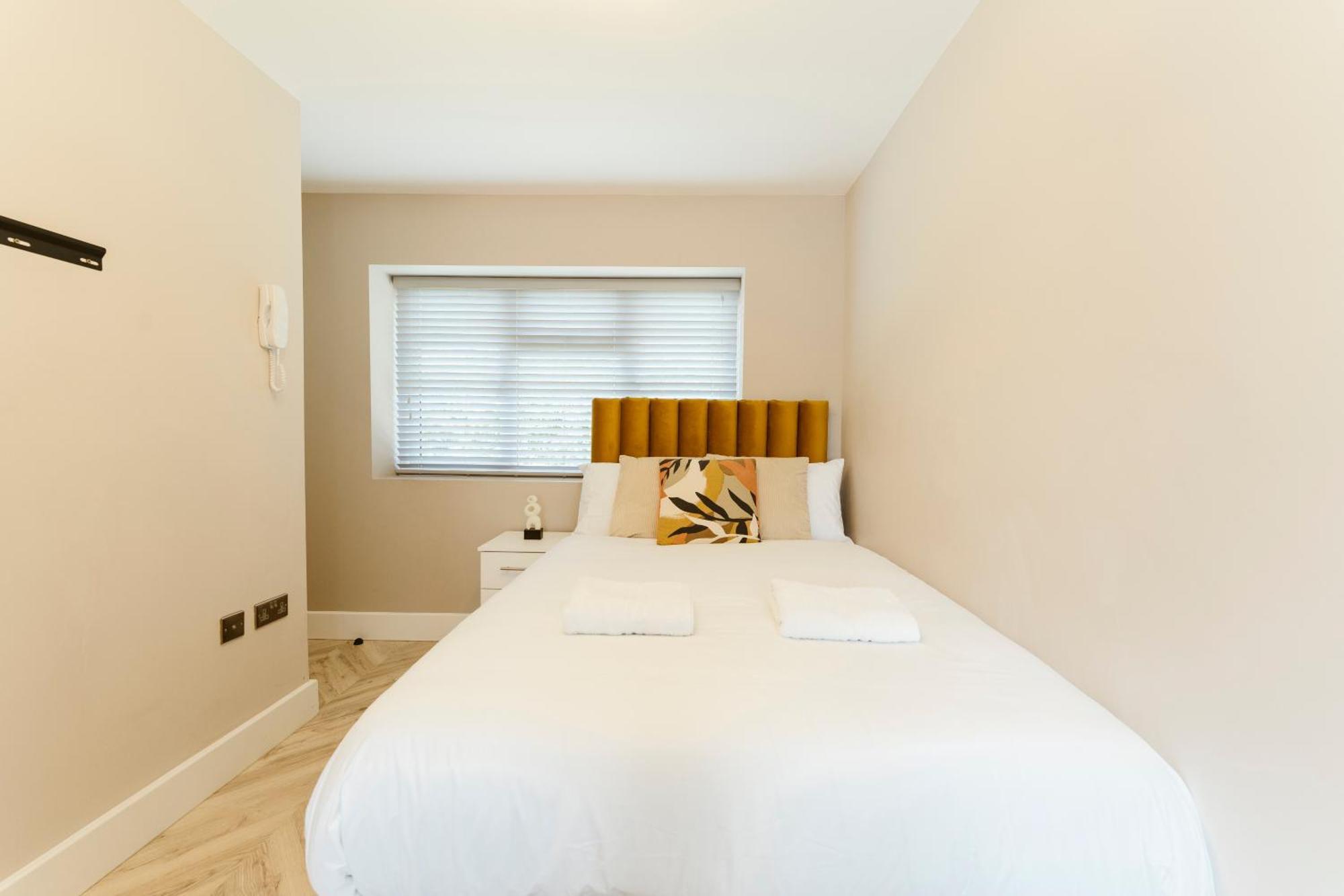West Drayton Self Contained Studios Экстерьер фото