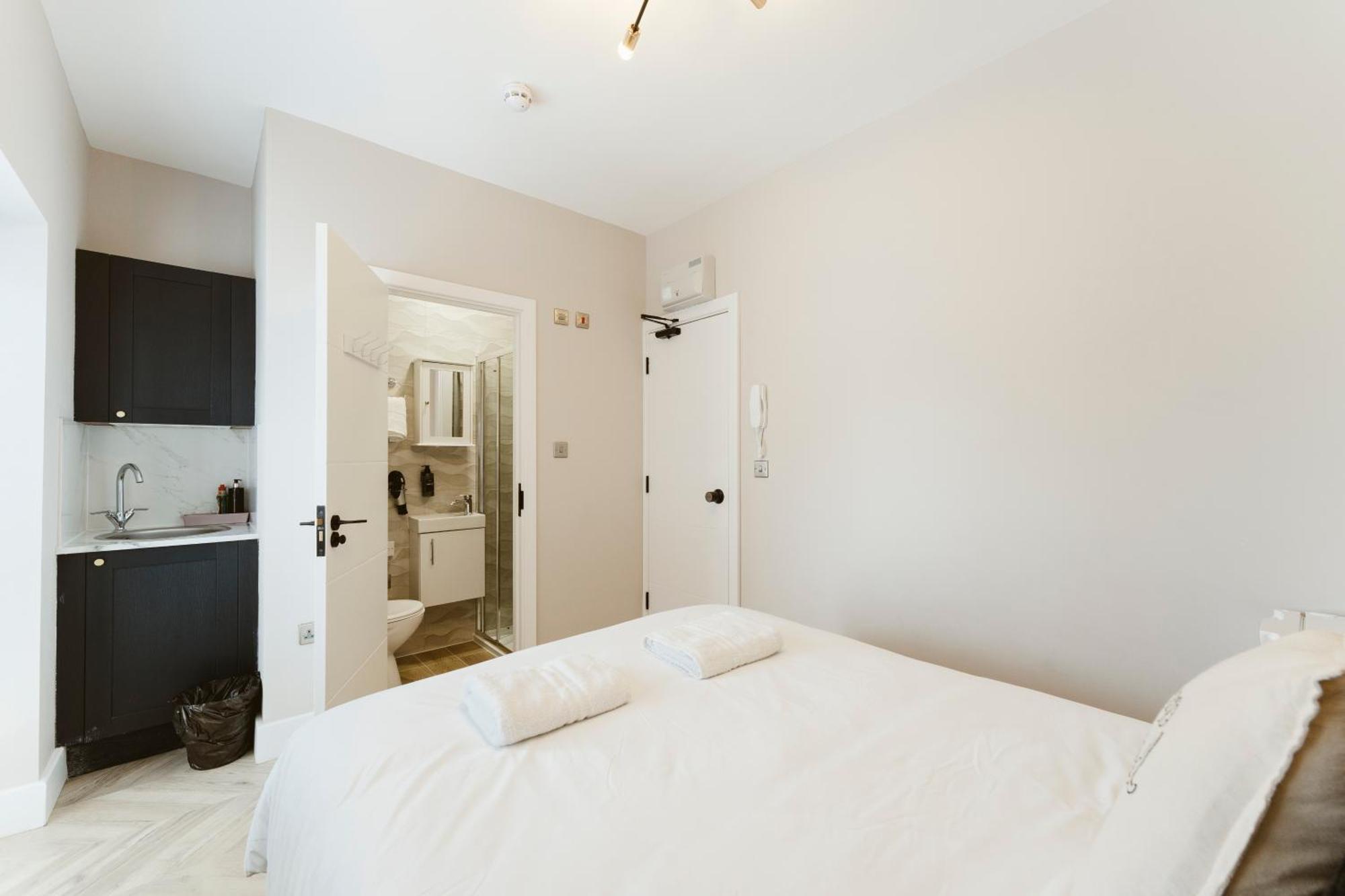 West Drayton Self Contained Studios Экстерьер фото