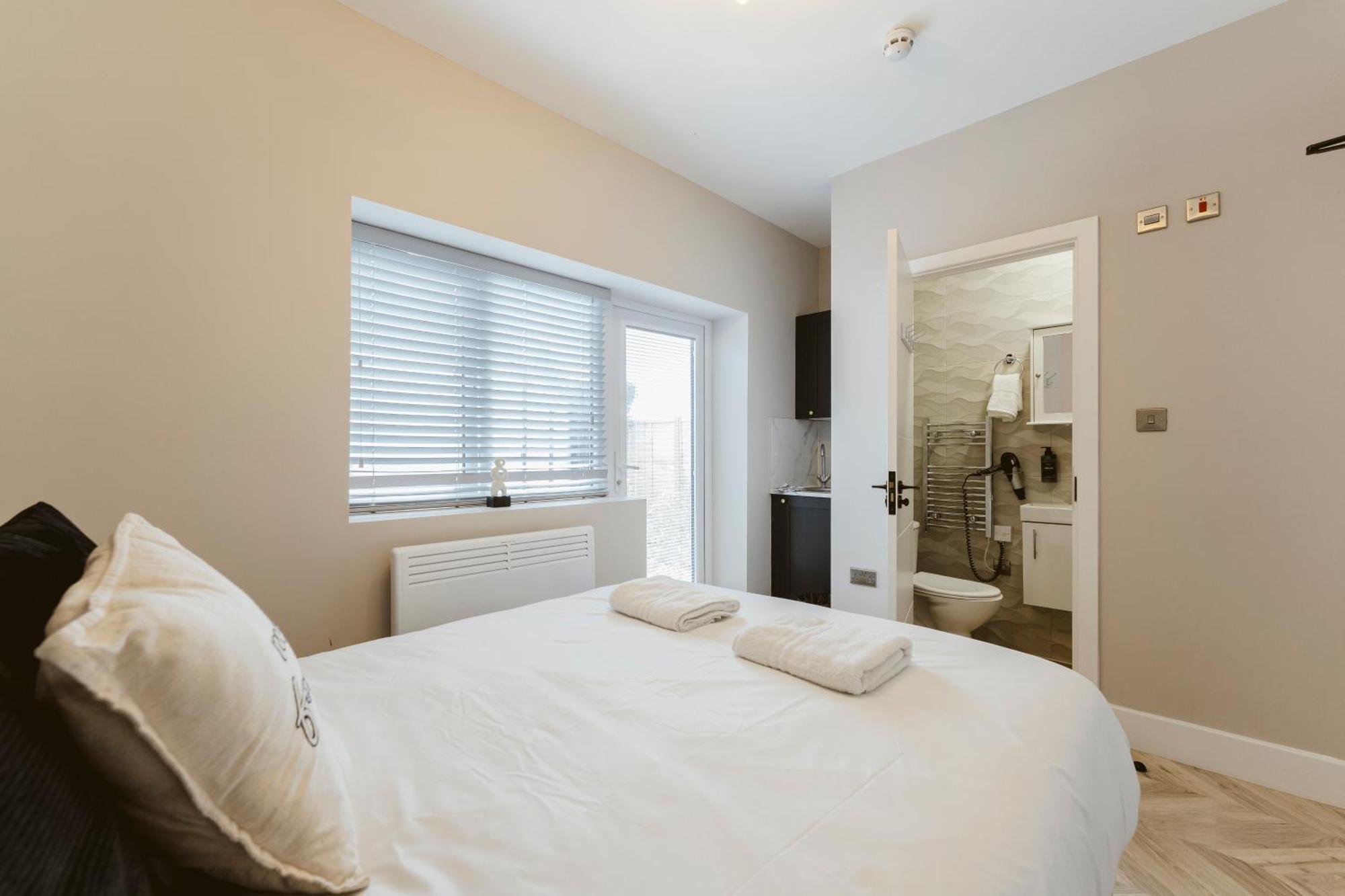 West Drayton Self Contained Studios Экстерьер фото